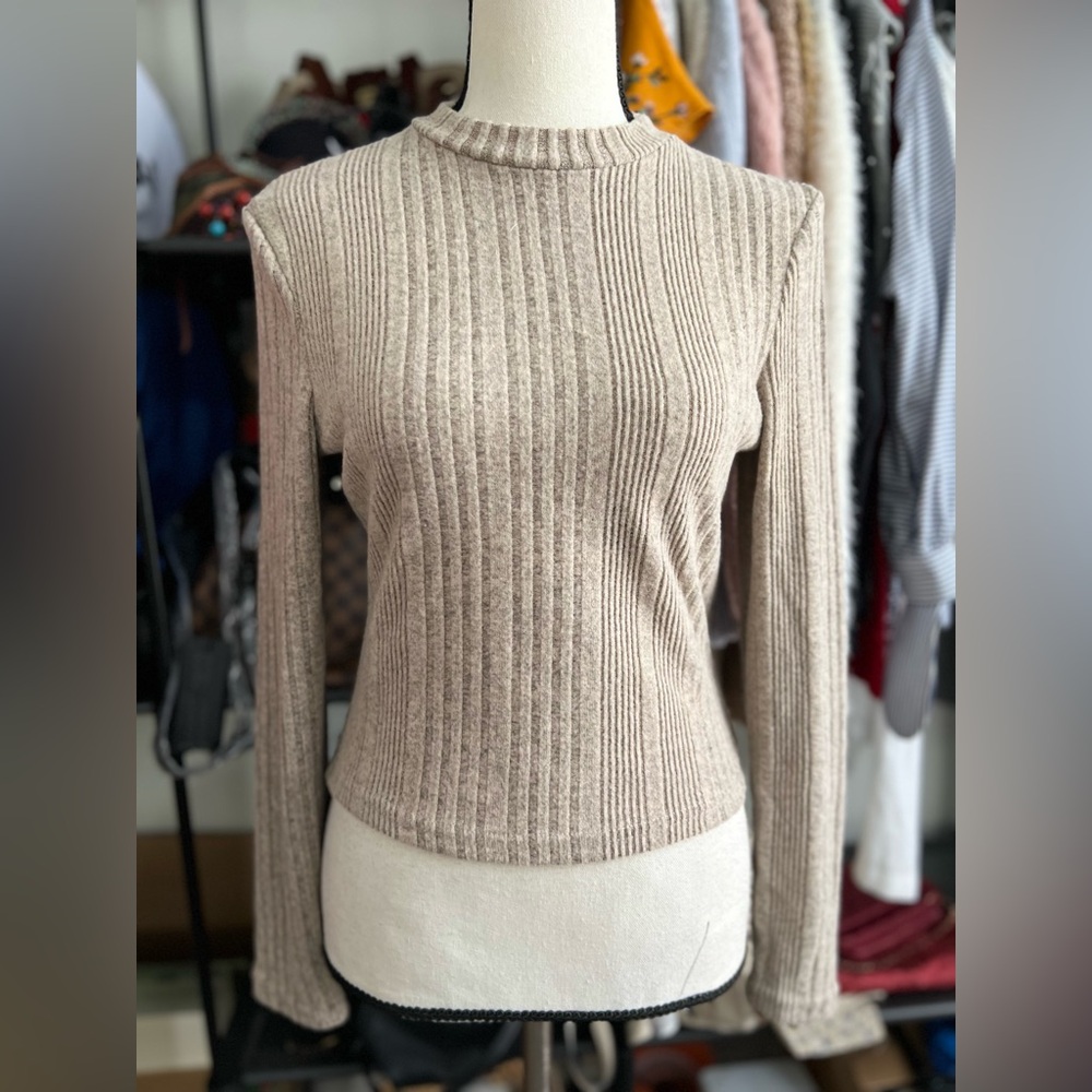 Emily Rose Knitted Long Sleeve T-Shirts, size M